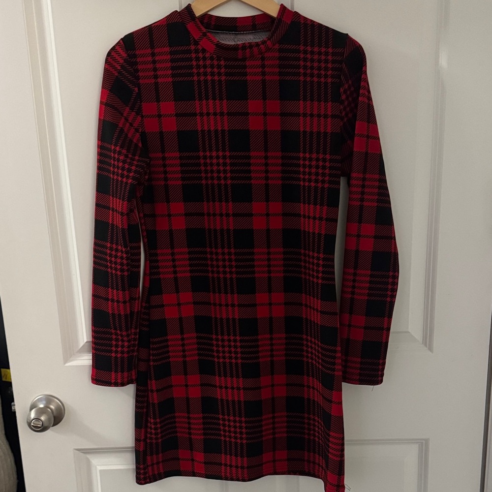 Women's Red and Black Plaid Long-Sleeve Casual Dress